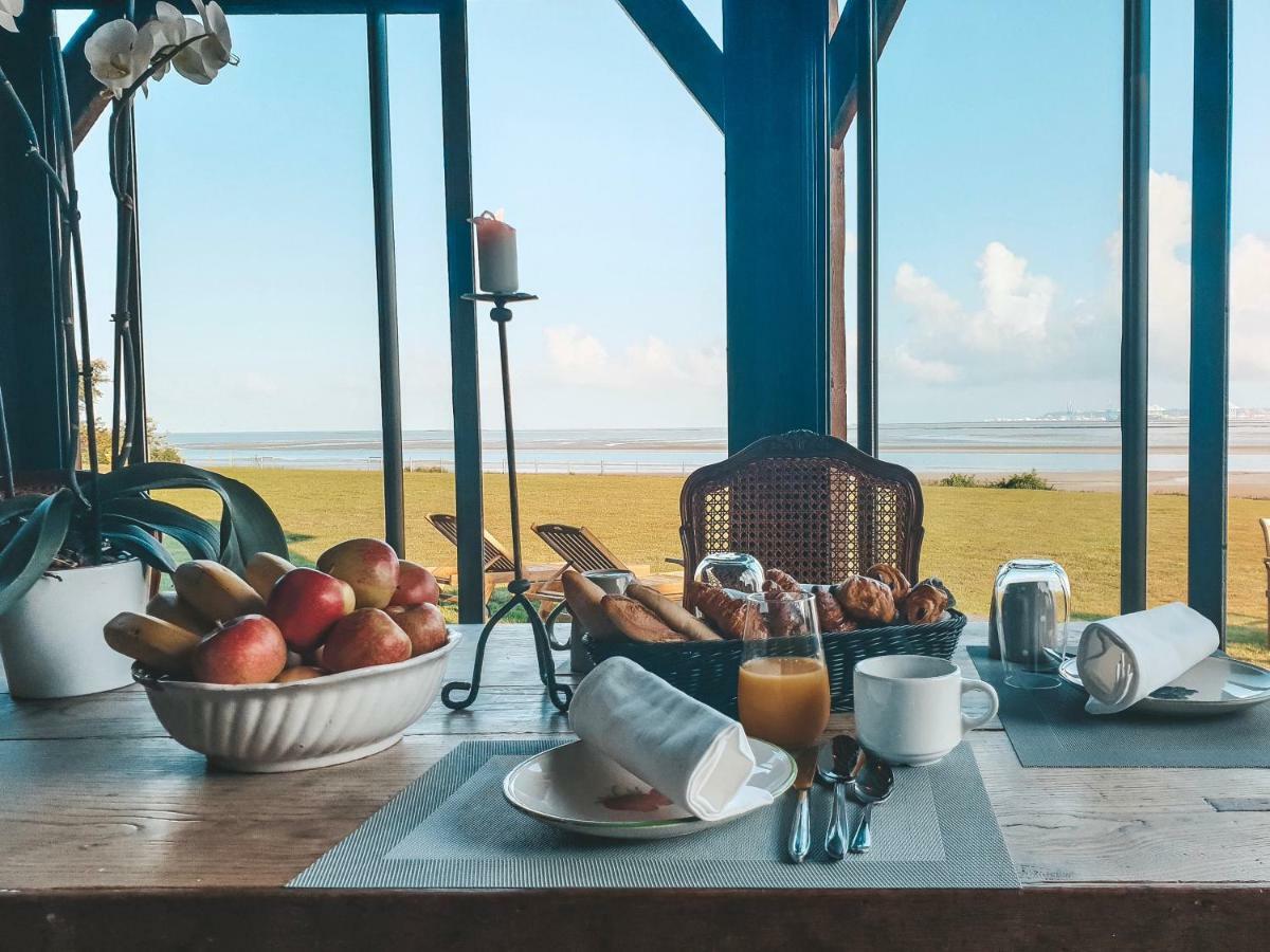 Bed and Breakfast "La Girelle, Bord De Mer" Онфлер Екстер'єр фото